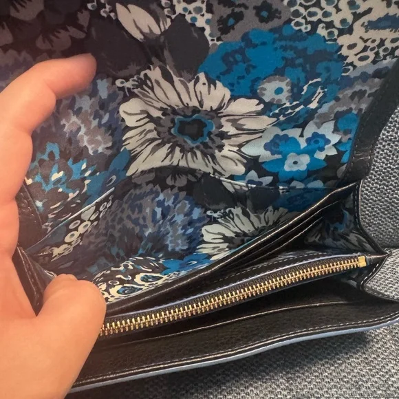 Vera Bradley Black Leather Wallet Clutch with Blue Floral Pattern Inside - Picture 6 of 10